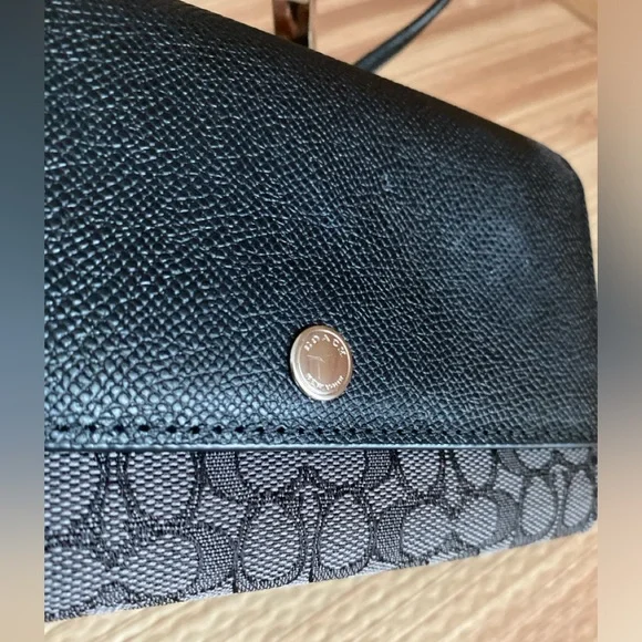Coach Signature Crossbody Phone Wallet Bag Clutch Black Leather/ Canvas - Picture 4 of 13